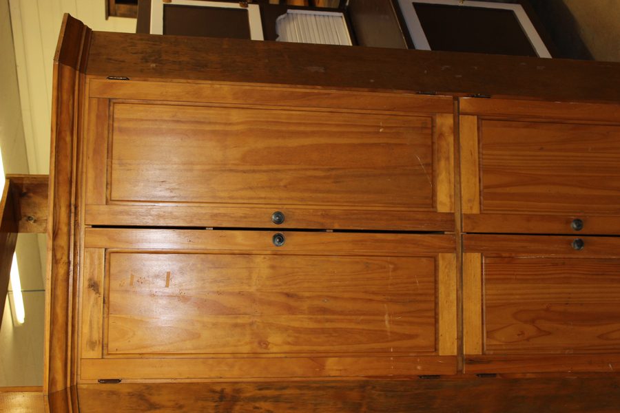 Antique corner cupboard furniture sold at Franklin County estate auction