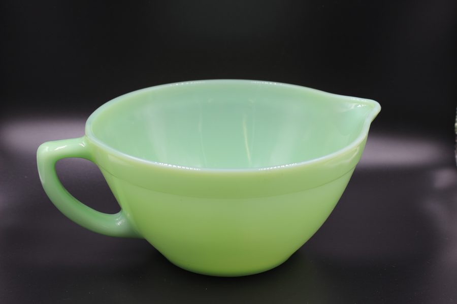 Vintage jadeite mixing bowl sold at Franklin County auction